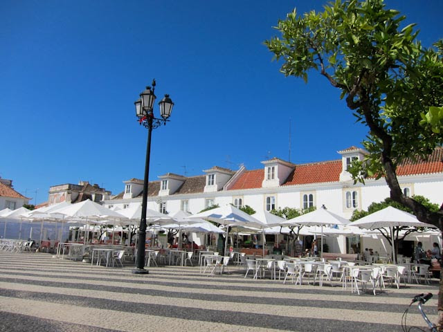 Terraces next to Praça Marquês de Pombal